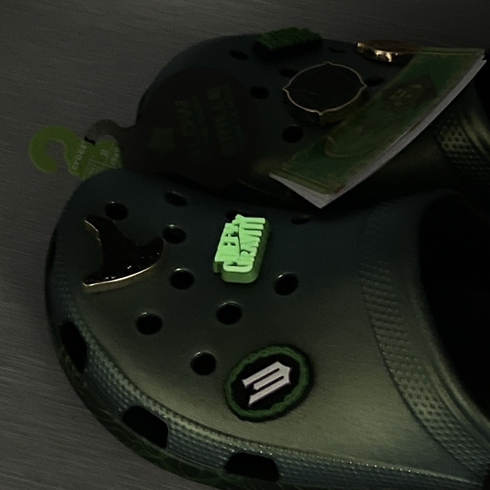 Crocs Wicked Elphaba Men's 5 Women's 7 Classic Clogs Limited Edition For Good - Picture 9 of 14